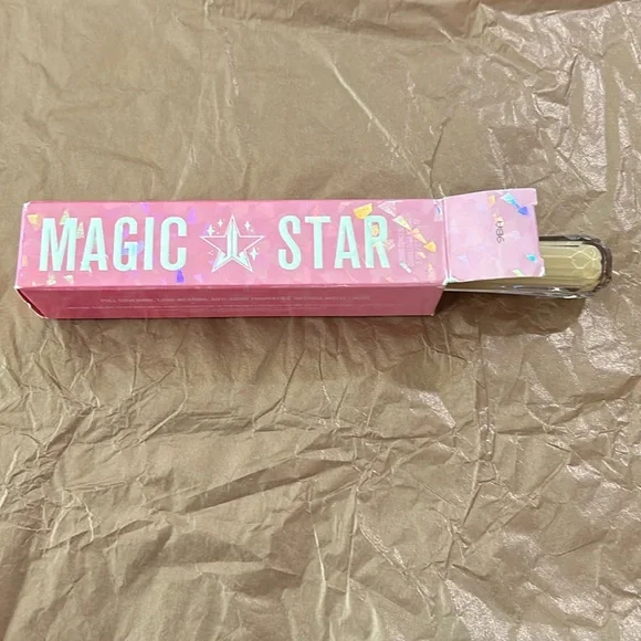 New Jeffree Star Magic Star Concealer, Box Wear.
Color: C15.25 - Picture 1 of 2